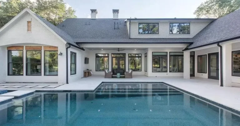 Swimming Pool Houses Enjoying Luxury and Comfort in Your Own Backyard