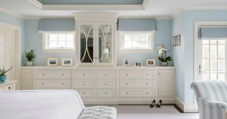 Bedroom Built-in Cabinets Optimizing Space and Style