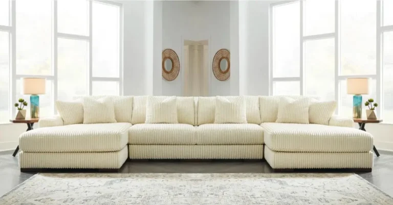 Lindyn Fog Sectional Elevating Comfort and Style in Your Living Space